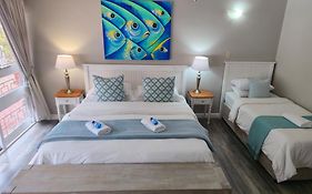 Admirals Lodge Guest House And Brightways Self Catering Apartments